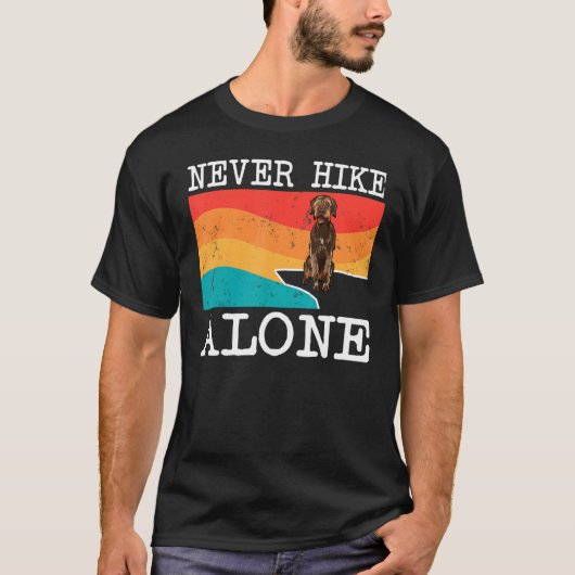 Never Hike Alone Wirehed Pointing Griffonグラフ Tシャツ (正面)