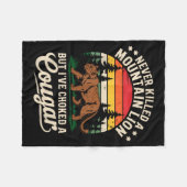 Never Killed A Mountain Lion Funny Cougar Hunting  フリースブランケット (正面(横))