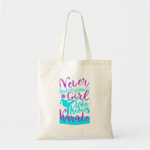 Never Underestimate a Girl Who Knows Karate design トートバッグ
