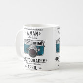 Never Underestimate A Man Who Loves Photography Ap コーヒーマグカップ (正面左)