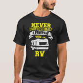 Never Underestimate A Pawpaw RV Camping Distressed Tシャツ (正面)