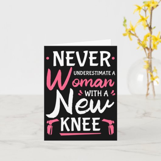 Never Underestimate A Women New Knee Replacement S カード (黄色い花)