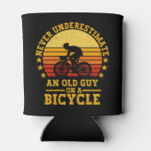Never Underestimate an old guy on a Bicycle Fun 缶クーラー (裏面)