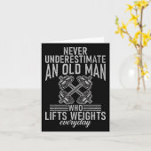 Never Underestimate An Old Man Who Lift Weights Bo カード (黄色い花)