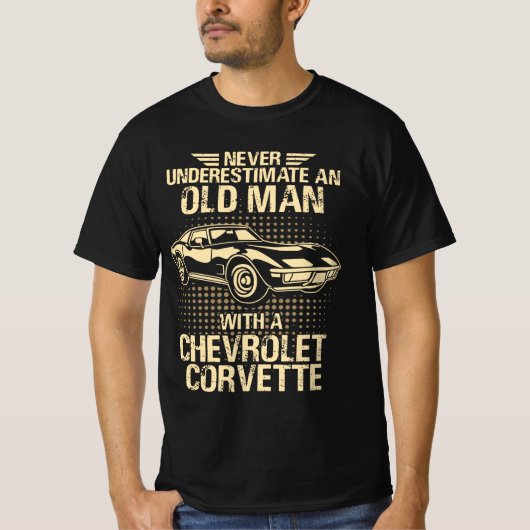 Never Underestimate an Old Man with A Corvette Men Tシャツ (正面)