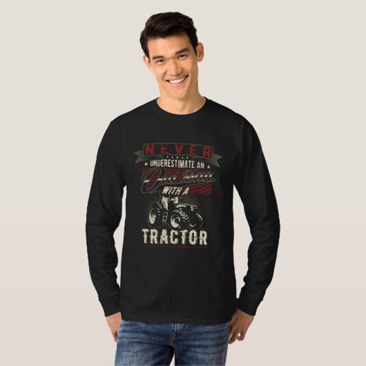 Never Underestimate An Old Man With A Tractor Vint Tシャツ (正面フル)