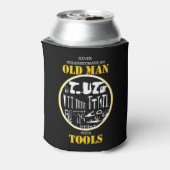 Never Underestimate An Old Man With Tools Handyman 缶クーラー (缶裏面)