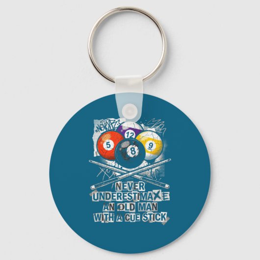 Never Underestimate Old Man With A Cue Stick Billi キーホルダー (正面)