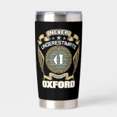 NEVER_UNDERESTIMATE_POWER_OF_A_OXFORD 保温保冷タンブラー (正面)