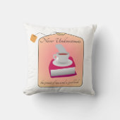 Never Underestimate Power of Tea and a Good Book クッション (正面)