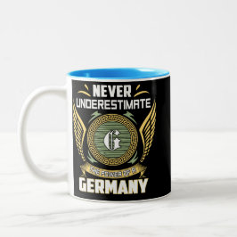 Never Underestimate The Power Of A Germany ツートーンマグカップ