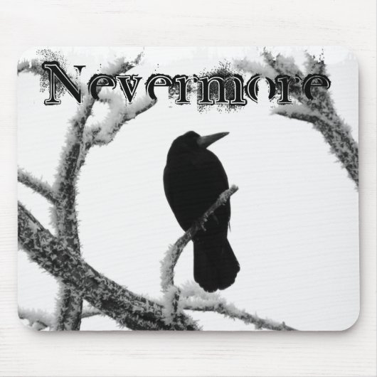 Nevermore B&Wの冬のワタリガラスエドガー・アラン・ポー マウスパッド (正面)