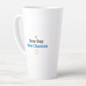 New Day, New Chances" Minimalist カフェラテマグ (左アングル)