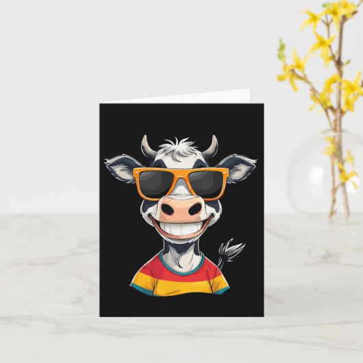 New Glarus Wi Usa Funny Cow Cartoon Design  カード (黄色い花)
