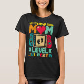 New Mom Level Unlocked Gamer Valentine's  Tシャツ (正面)