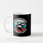 New Smyrna Beach_ Shark Bite Catal Graphic  コーヒーマグカップ (左)