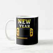 New Year 2026 Loading Gaming Controller New Years コーヒーマグカップ (左)