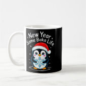 New Year Same Baka Life Penguin Joke コーヒーマグカップ (左)