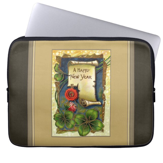 New Year With Four Leaf Clover ラップトップスリーブ (正面)