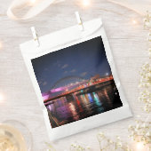 Newcastle bridges フェイバーバッグ (クリップ留めされた状態)