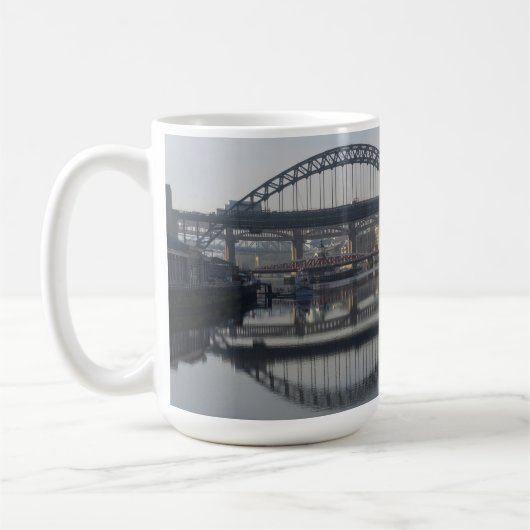 Newcastle Quayside & the Tyne Bridge コーヒーマグカップ (左)