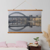 Newcastle Quayside & the Tyne Bridge 吊り下げ型タペストリー (寝室)