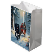 Newfoundland Dog Snowy Sleigh Ride Christmas ミディアムペーパーバッグ (裏面アングル)