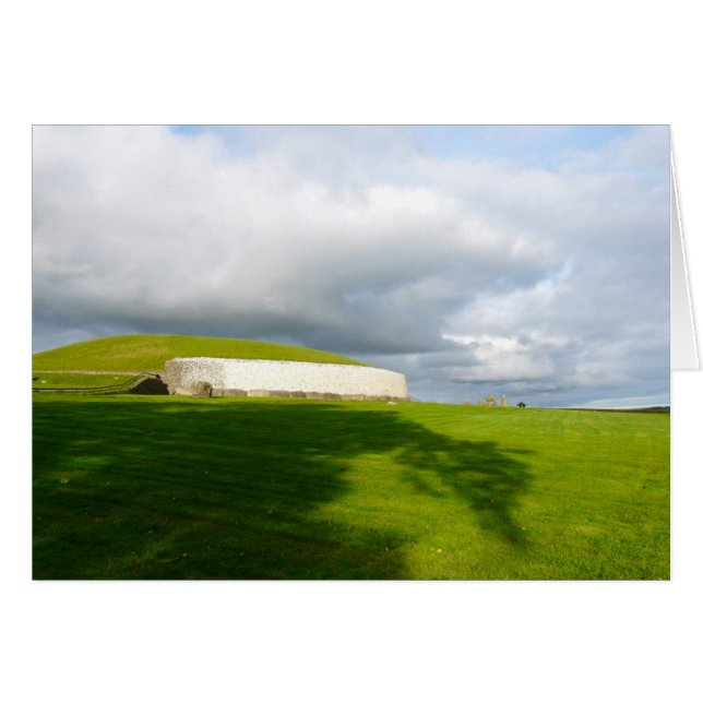 Newgrange (正面横)