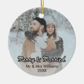 Newleywedsメリーと結婚したNewleywedsのクリスマス写真 セラミックオーナメント (正面)