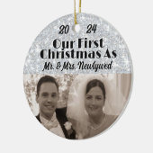 Newlywedsの初めてのクリスマスが写真をパーソナライズ セラミックオーナメント (左)