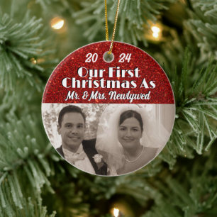 Newlywedsの初めてのクリスマスが写真をパーソナライズ セラミックオーナメント