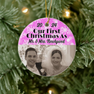 Newlywedsの初めてのクリスマスが写真をパーソナライズ セラミックオーナメント