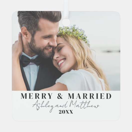 Newlywedsメリーの結婚したクリスマス写真 メタルオーナメント (裏面)