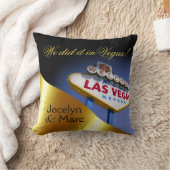 Newlyweds |ラスベガスの印氏及び夫人の金ゴールド クッション (ブランケット)