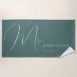 Newlyweds Name Personalized Honeymoon ビーチタオル<br><div class="desc">Celebrate your love in style with this personalized beach towel for adults, featuring the newlyweds' names in an elegant, modern design. Perfect for a honeymoon beach trip, anniversary getaway, or romantic vacation, this soft and vibrant towel is a must-have for couples who love to travel together. Designed with a fresh...</div>