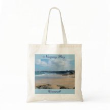 Newquay湾はコーンウォールイギリスを浜に引き上げます