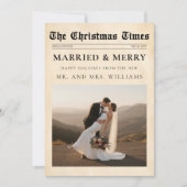 Newspaper Merry & Married Newlywed Photo Christmas シーズンカード (正面)