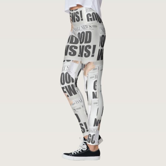 Newspaper Print Leggings レギンス (左)