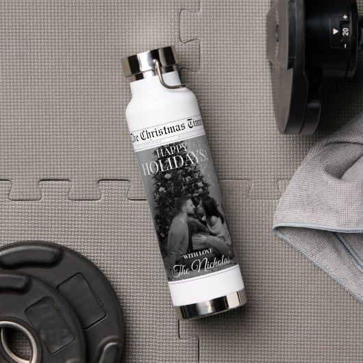 Newspaper What A Year Black White Photo Christmas ウォーターボトル (ジム (回転後))