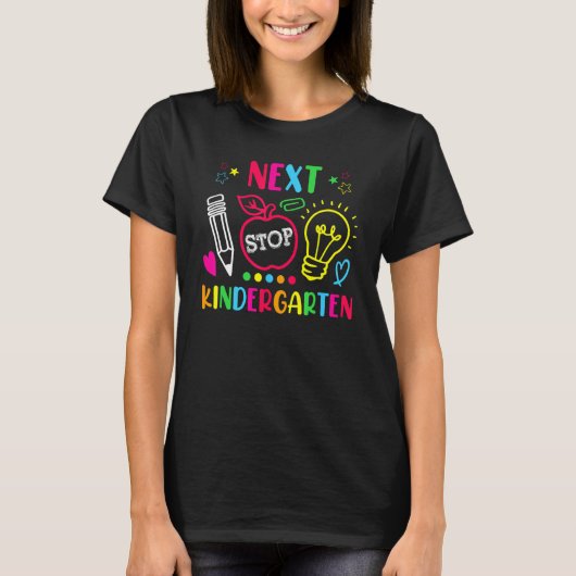Next Stop Kindergarten Preschool Graduation 2023 B Tシャツ (正面)
