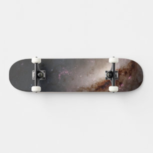 Ngc 4258強烈な星形成を受けている。 スケートボード