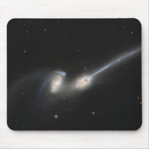 NGC 4676、別名ネズミの銀河系 マウスパッド