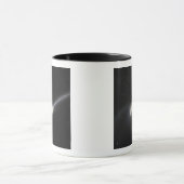 NGC 4676、別名ネズミ銀河系 マグカップ (中央)