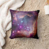 NGC 602の星形成 - NASAハッブル宇宙望遠鏡写真 クッション (ブランケット)