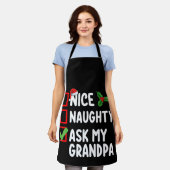 Nice いけな My Grandpa頼 Christmas List Family エプロン (着用した状態)