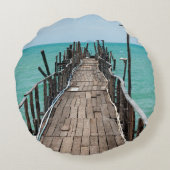 Nice wooden bridge with blue sea background at Sam ラウンドクッション (裏面)