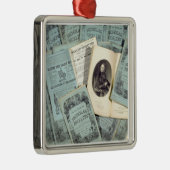 「Nichの生命そして冒険の月例問題 メタルオーナメント (右)