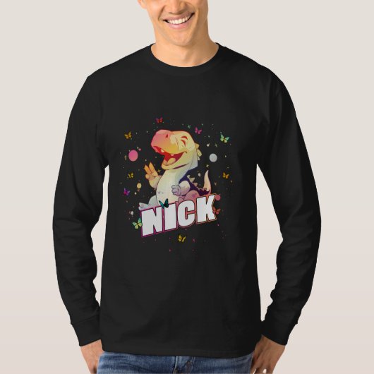 NICK – かわいい恐竜と可愛い少年の名前 Tシャツ (正面)