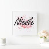Nicole Artistic Name Design with Flowers スクエア壁時計 (ホーム)