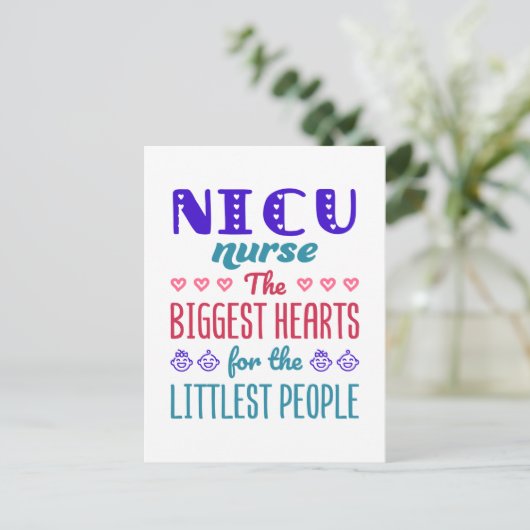 NICUナースの最も小さい人のためのハート ポストカード (スタンド正面)